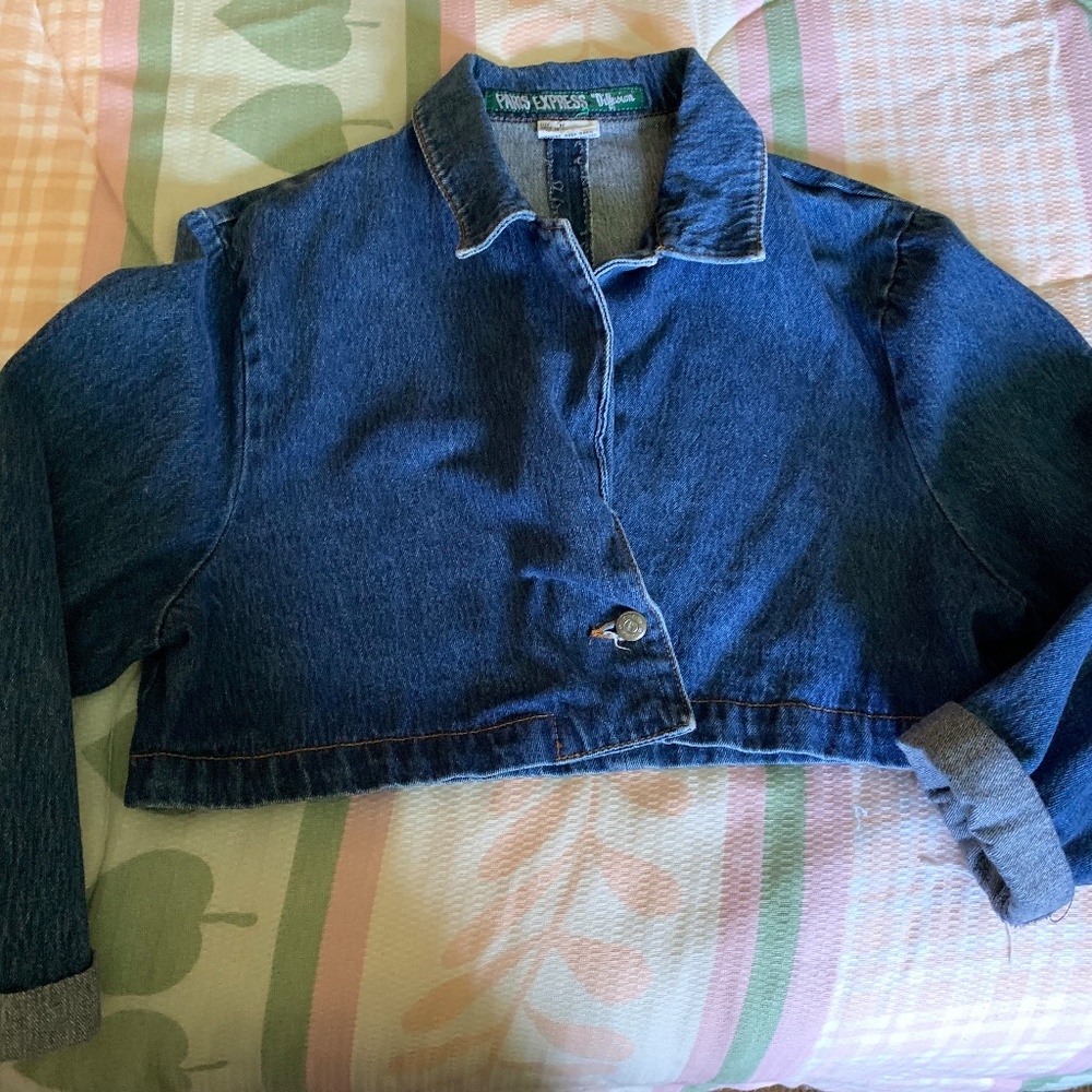 Cropped Denim Jacket. Very Versatile